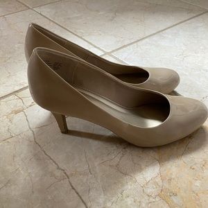 Simple nude heels